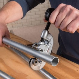 Cortador de tubos de alimentación de tornillo-316 a 1-18 RIDGID2
